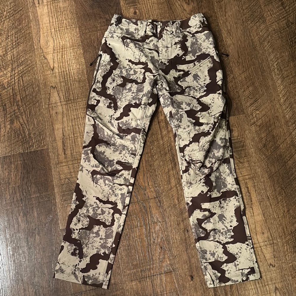 First Lite Brown Tan Cargo Jeans Outdoor Essential